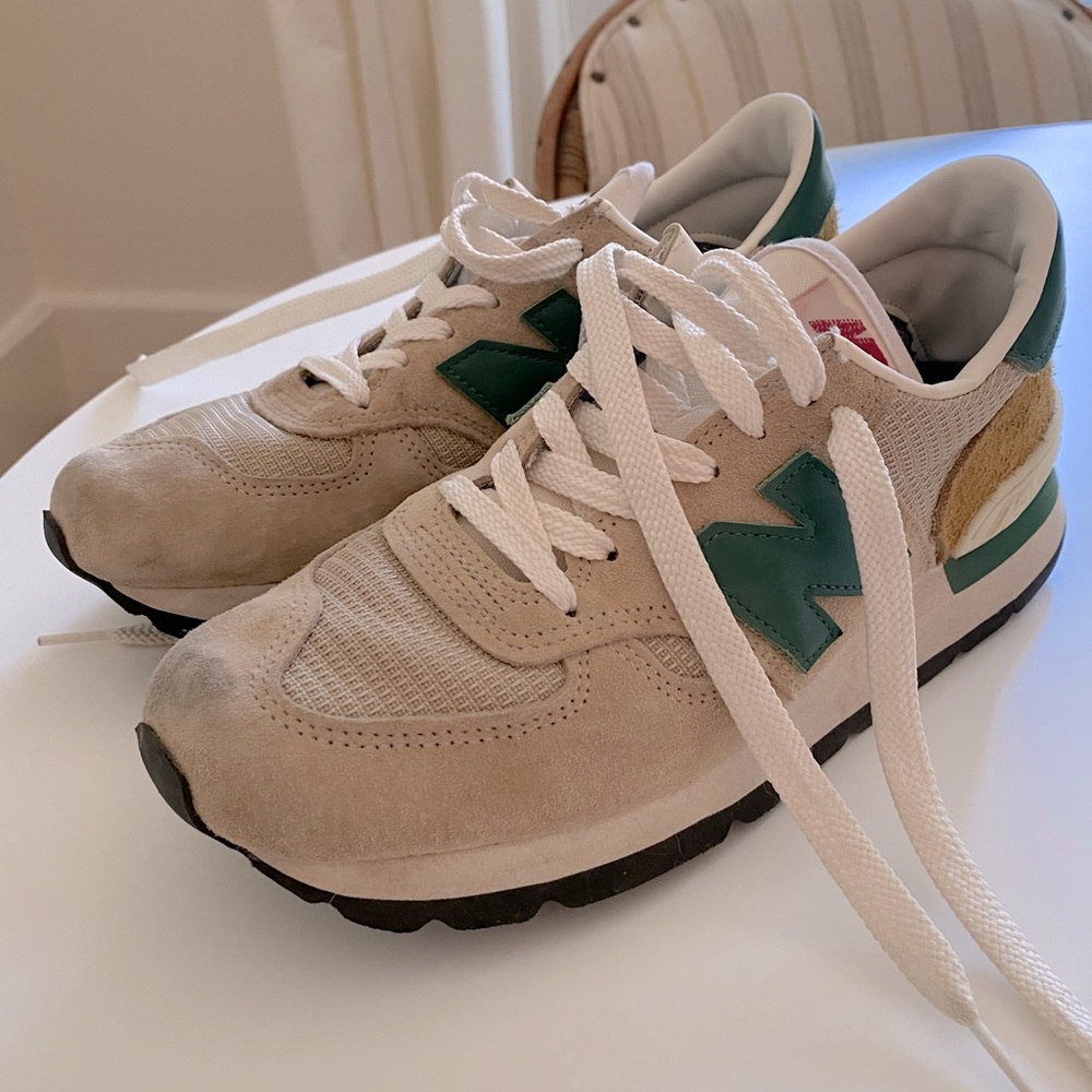 New Balance sneakers (US 7)